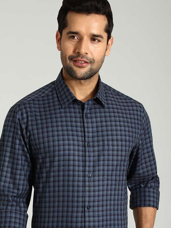 Indian Terrain Men's Regular Fit Full Sleeve Checkered Navy Shirt